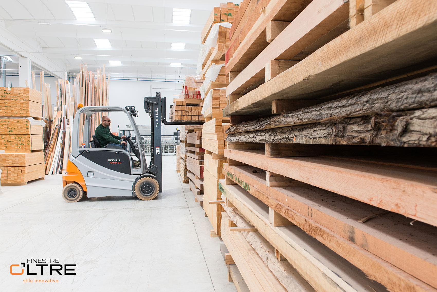 lavorazione finestre in legno OLTRE